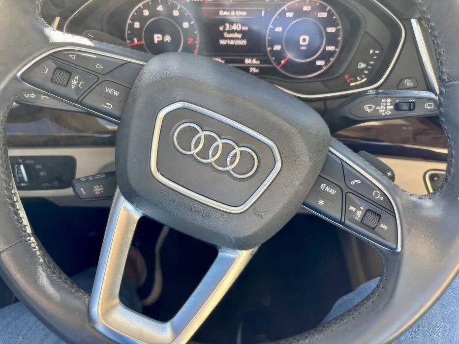 Audi Q5 quattro Premium Plus      2019