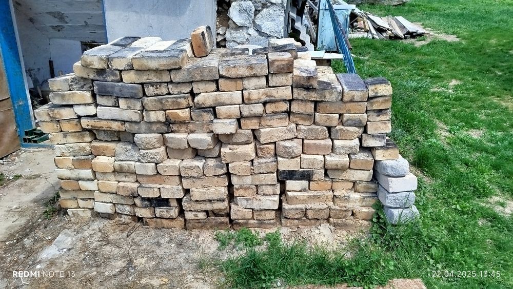 Продам бетонні стовпчики.