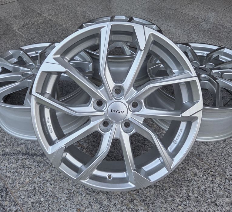 Alufelgi 18 5x114,3 Toyota Corolla Avensis Auris RAV4 CH-R Camry #101