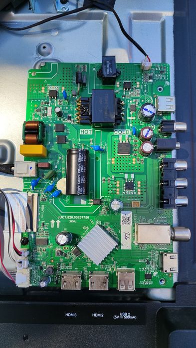 Продам телевізор Bravis LED-43G5000 smart + T2