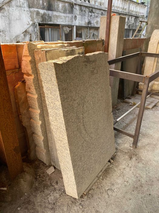 Placa de Granito Cinza (Espessura 10cm)