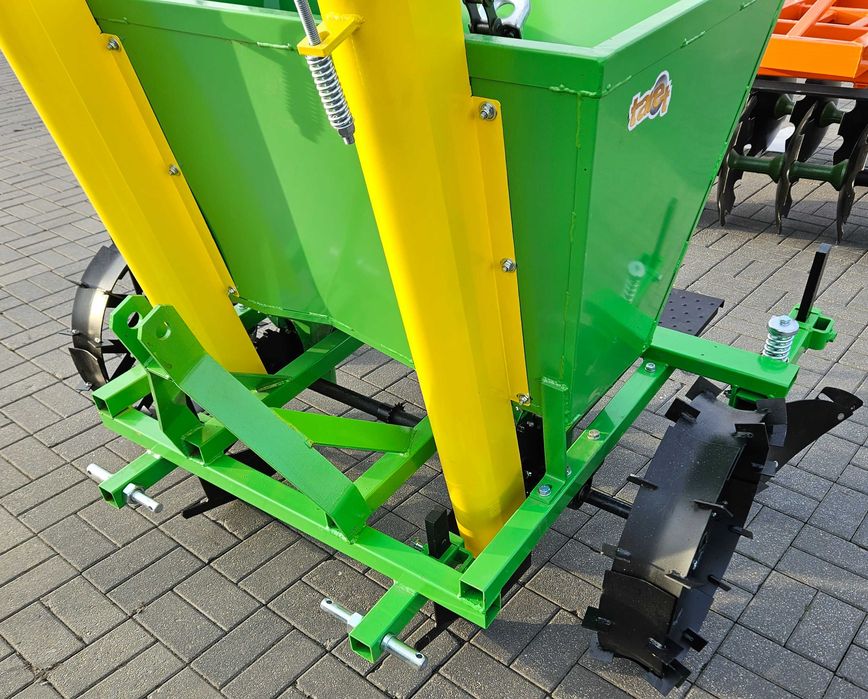 mocowanie trójpunktowe TUZ kat. I/II SADZARKA DO ZIEMNIAKÓW jedno lub dwu-rzędowa WZMOCNIONA KONSTRUKCJA gwarancja + certyfikat SZYBKA REALIZACJA!