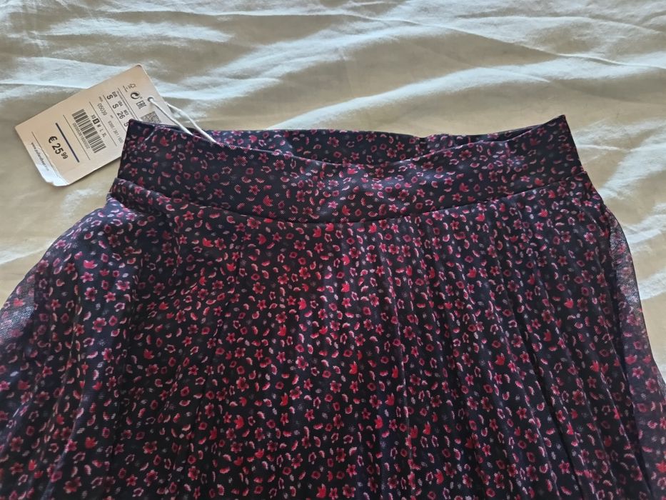 Saia Pull & Bear tamanho S nova