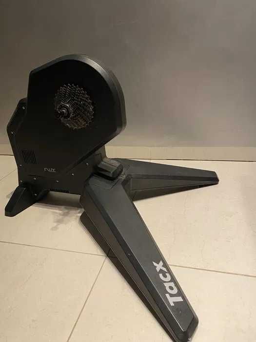 Trenażer TACX FLUX Smart T2900
