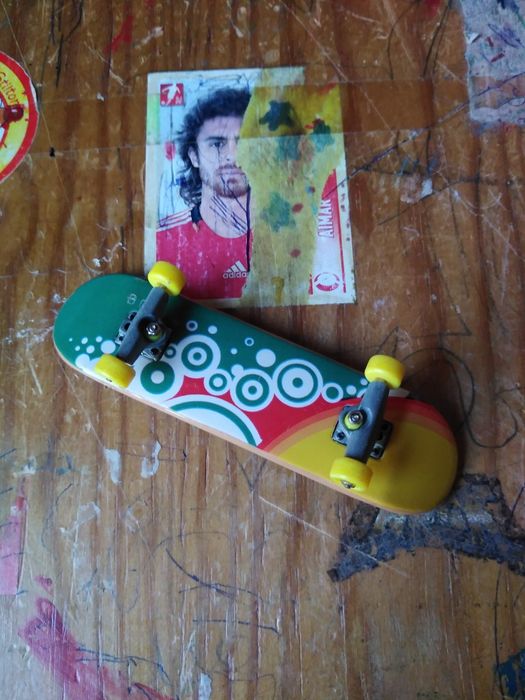 Brinquedo skate de dedo