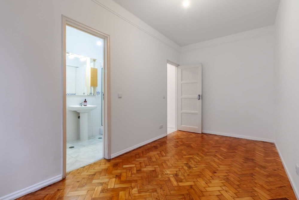 T1 para arrendar na Rua de São Sebastião da Pedreira, em Lisboa