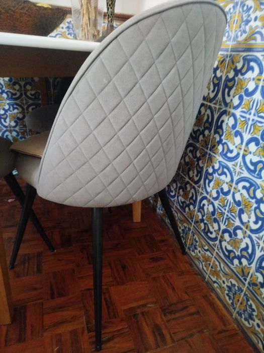 Venda de mesa e 4 cadeiras