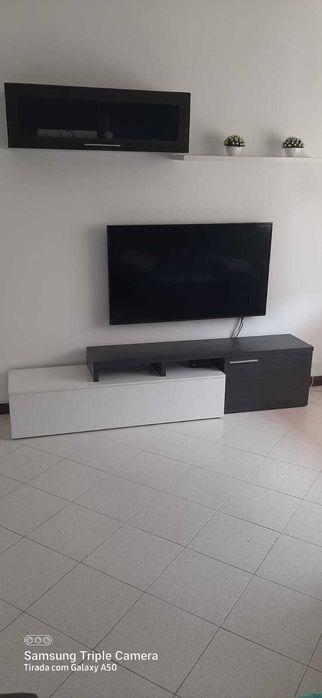 Vende se moveis,sem tv.