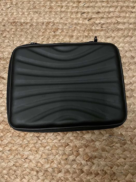 жорсткий чохол для планшета 22 на 17 см діагональ 25 см