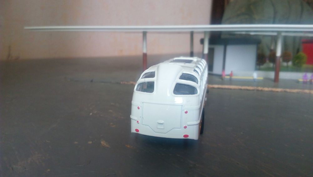 Модель автобуса ЛАЗ-695 масштаб 1/64.