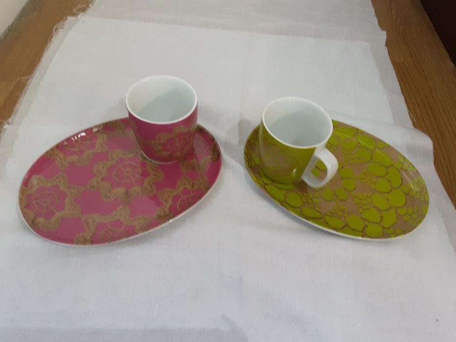 Caneca com prato para torradas