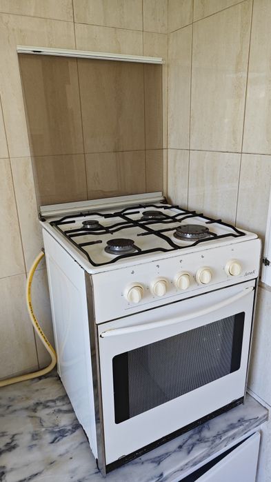 Fogão 4 bicos e forno