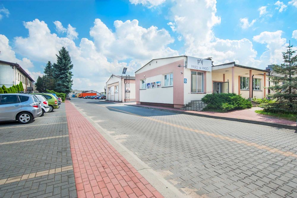 Wynajem-Lokal handlowo/magazynowo/ usługowy 141 m2