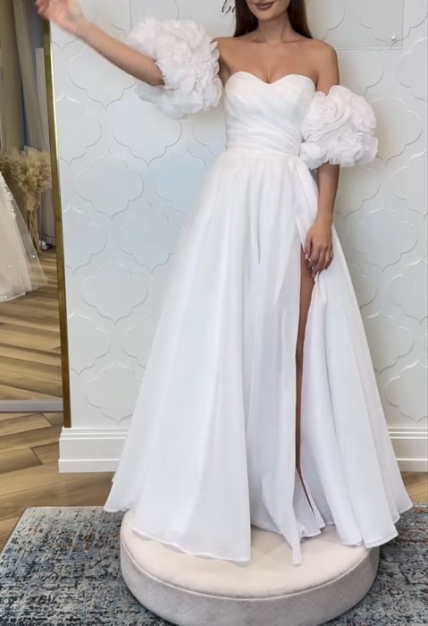 Gładka Suknia ślubna klasyczna