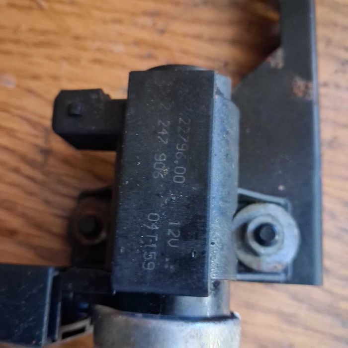 ELEKTROZAWÓR TURBINY E87 E46 E90 E91 E39 E60 E61 E38 E65 E83 E53 E70 E71