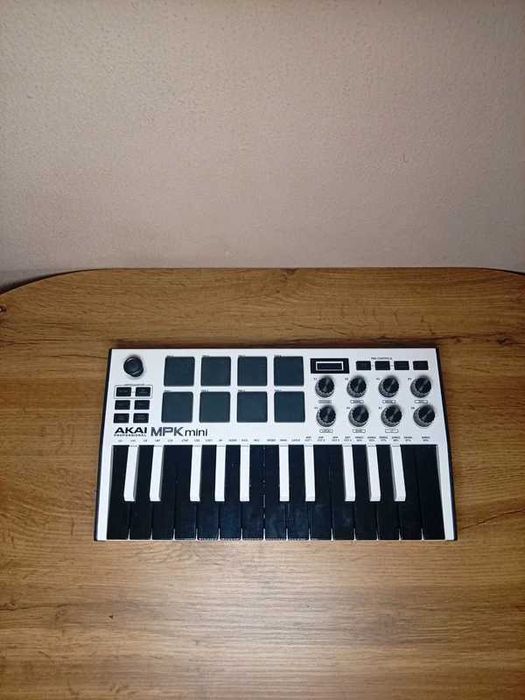 Teclado MIDI Akai Professional MPK Mini MK3 - Branco, B (Controladores MIDI)