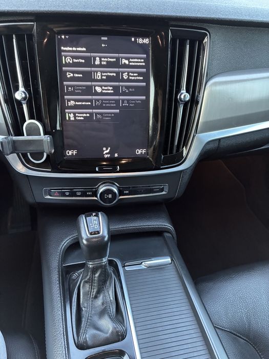 Volvo V90 2.0 D4 Momentum Plus (190 cv) – 11/2019 – 85.000 km