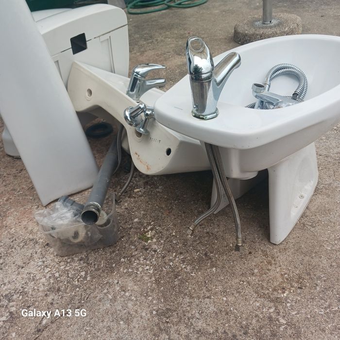 Conjunto de cerâmica para WC