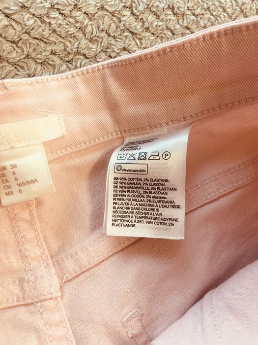 Pudrowo-różowe szorty H&M, rozmiar 36, idealne na lato