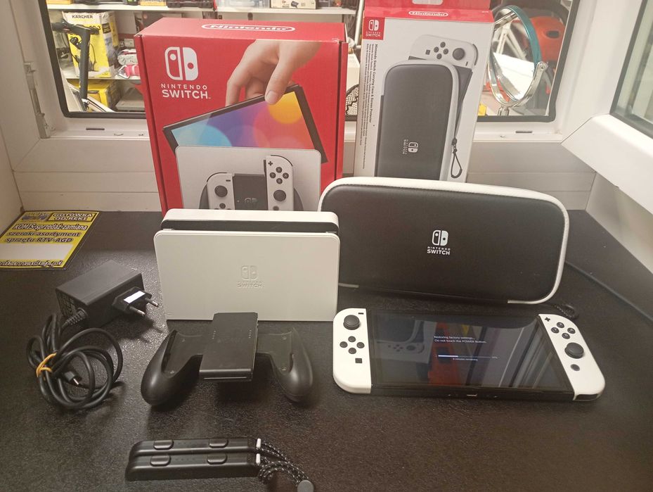 Konsola NINTENDO SWITCH OLED HEG-001 +etui 64GB -Komis MADEJ Dębica