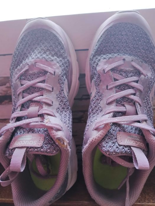 Кроссовки для девочки Saucony Liteform Feel