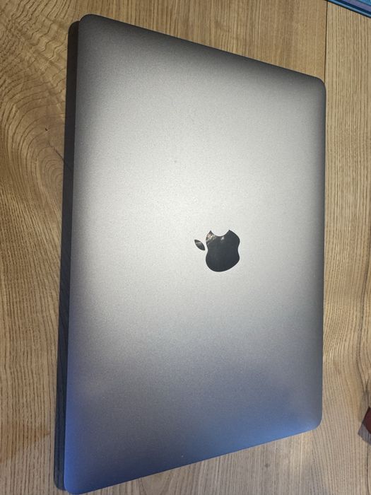 Macbook Air M1 8GB ram, 256gb dysk. Bat 95%