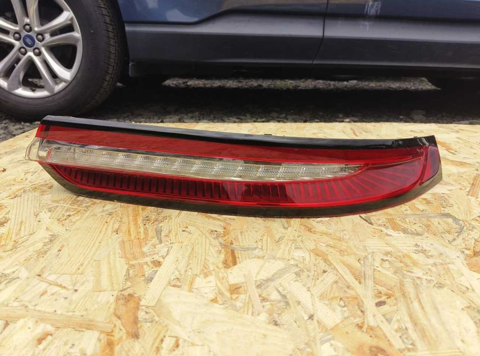 Фонарь задний правый  Lincoln Corsair 2020 LJ7Z-13404-F розборка шрот