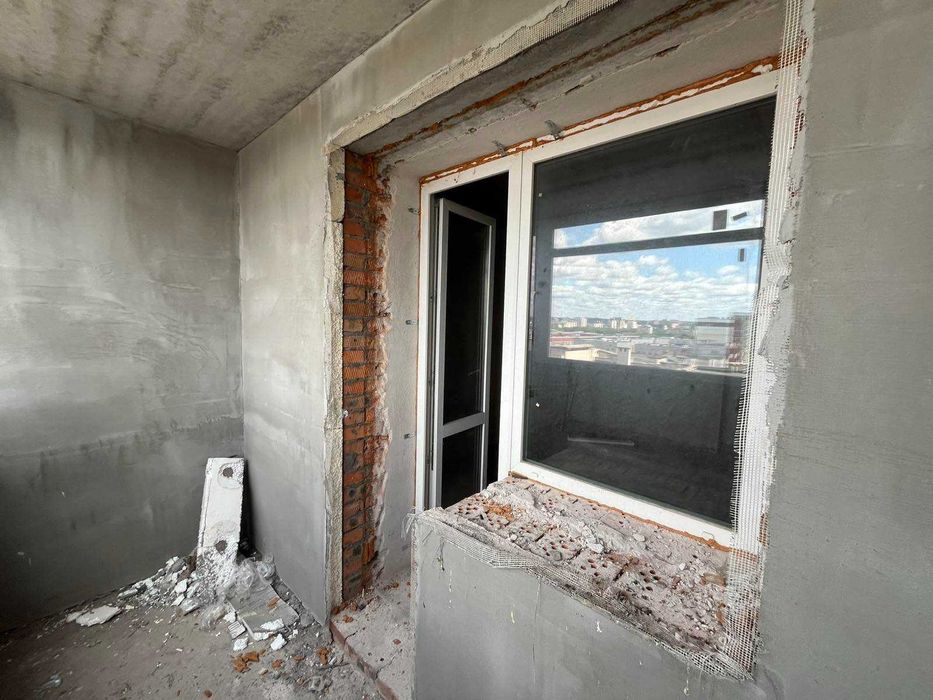 Трикімнатна в новому обжитому будинку Виставка