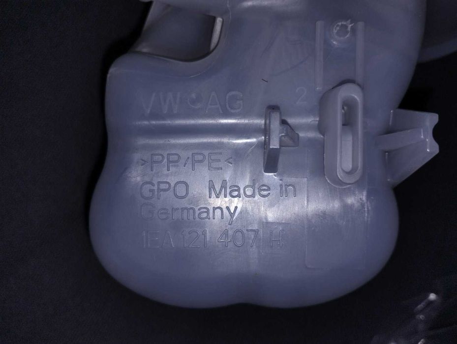 Бачок охолоджуючої рідини (1 VAG (1EA121407H)