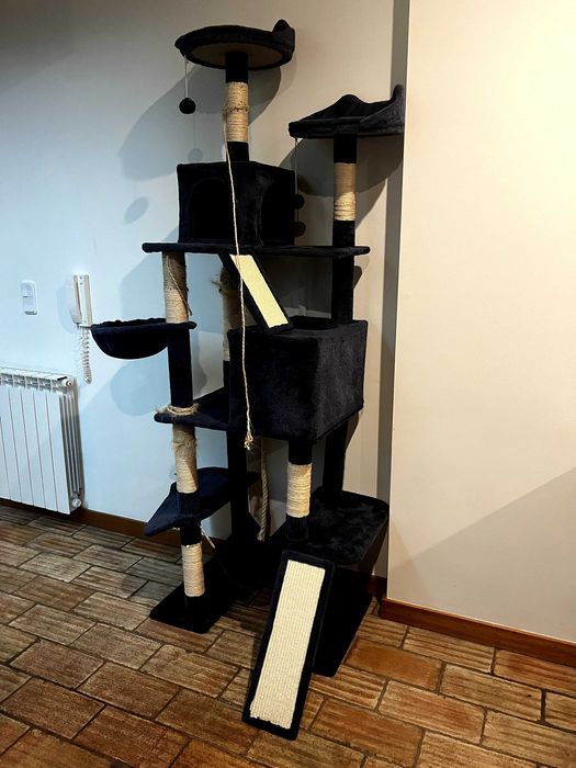 Arranhador / árvore para gatos XXL – 50€