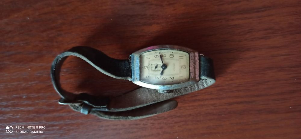 Продам часы наручние