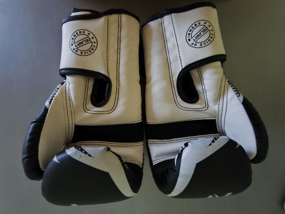 Продам рукавиці боксерські