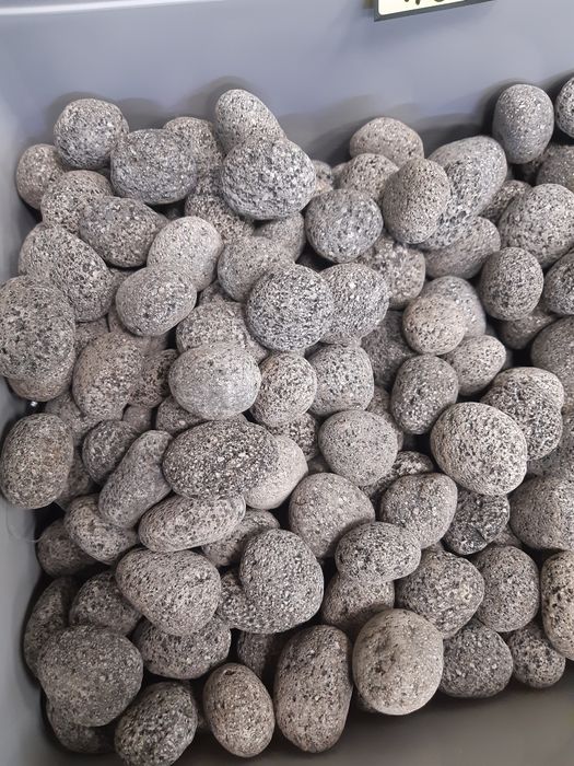 Lawa Wulkaniczna czarna otoczak 1kg