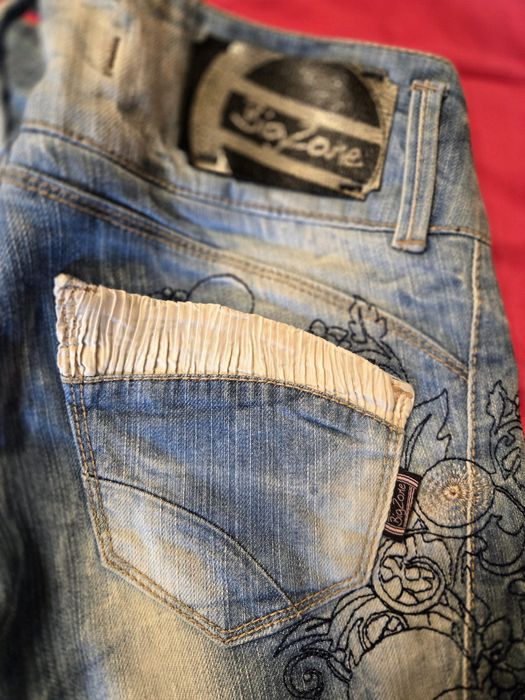 Calças personalizadas em ganga