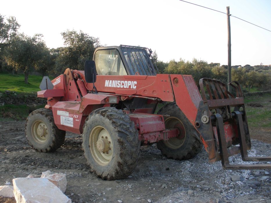 Vendo acima de 30000€ Manitou Telescópica MT727 serie C