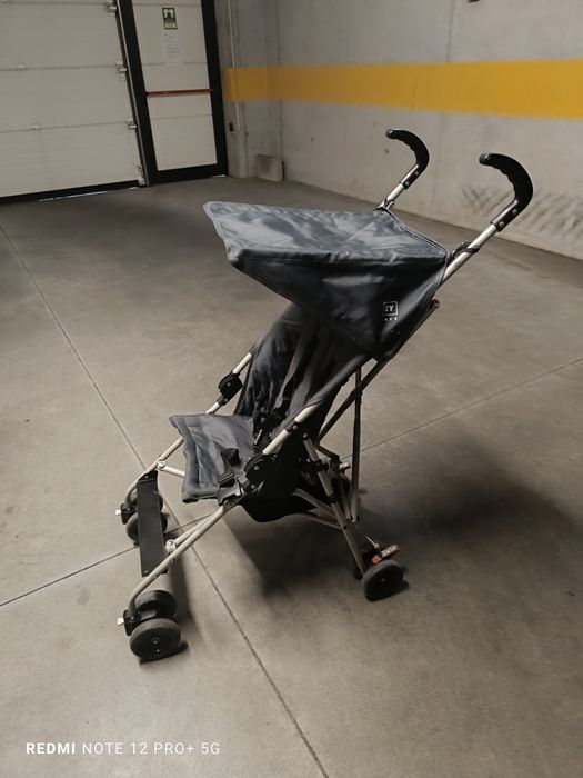 Carrinho de bebê dobrável