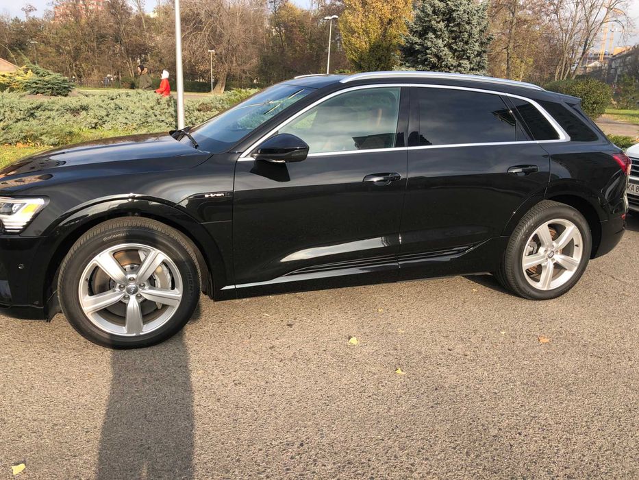 AUDI E-TRON Premium Plus