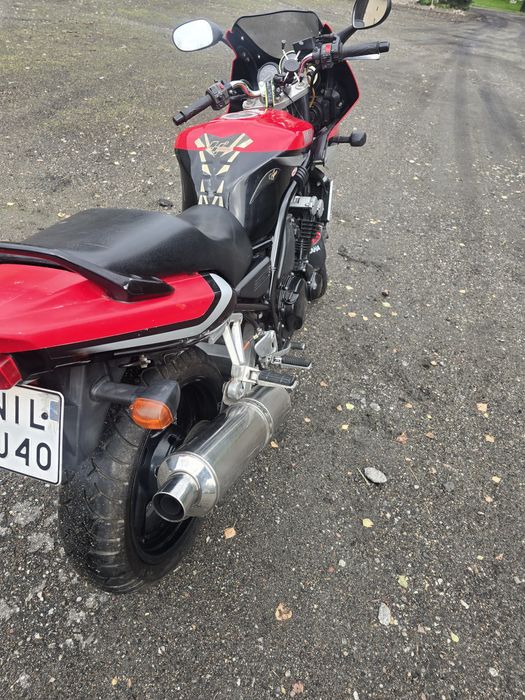 Motocykl Yamaha FZS 600
