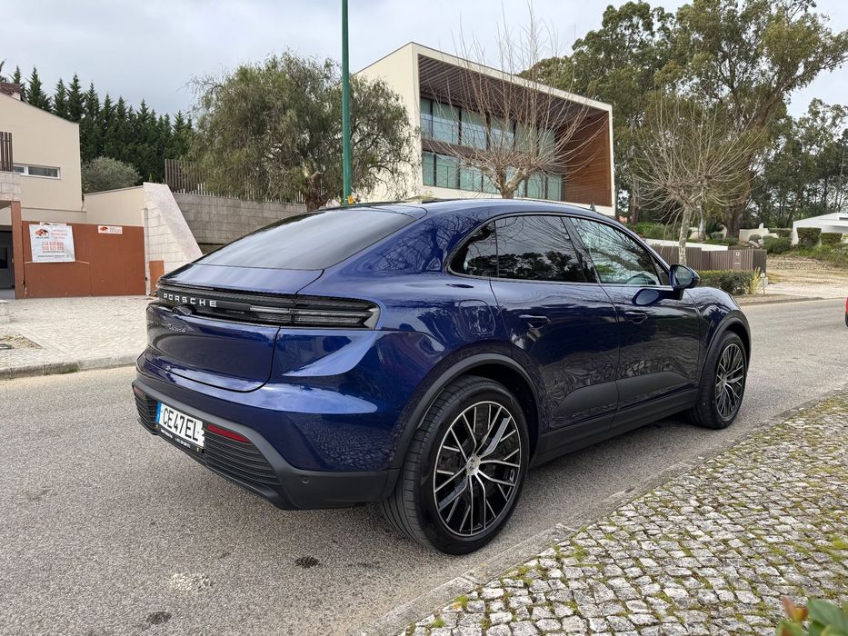 Porsche Macan Electric 4
