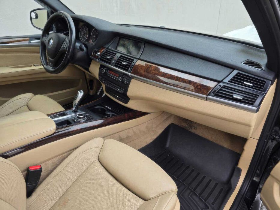 BMW X5 xDrive35i      2012