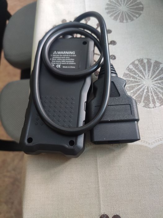 Автосканер OBD2 AT300 / Діагностичний автомобільний сканер помилок