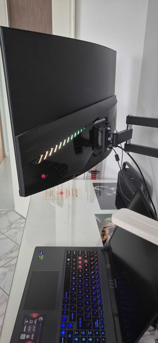 Monitor MSI Optix MAG321CURV rozdzielczość 4K UHD 32 cale Idealny Stan