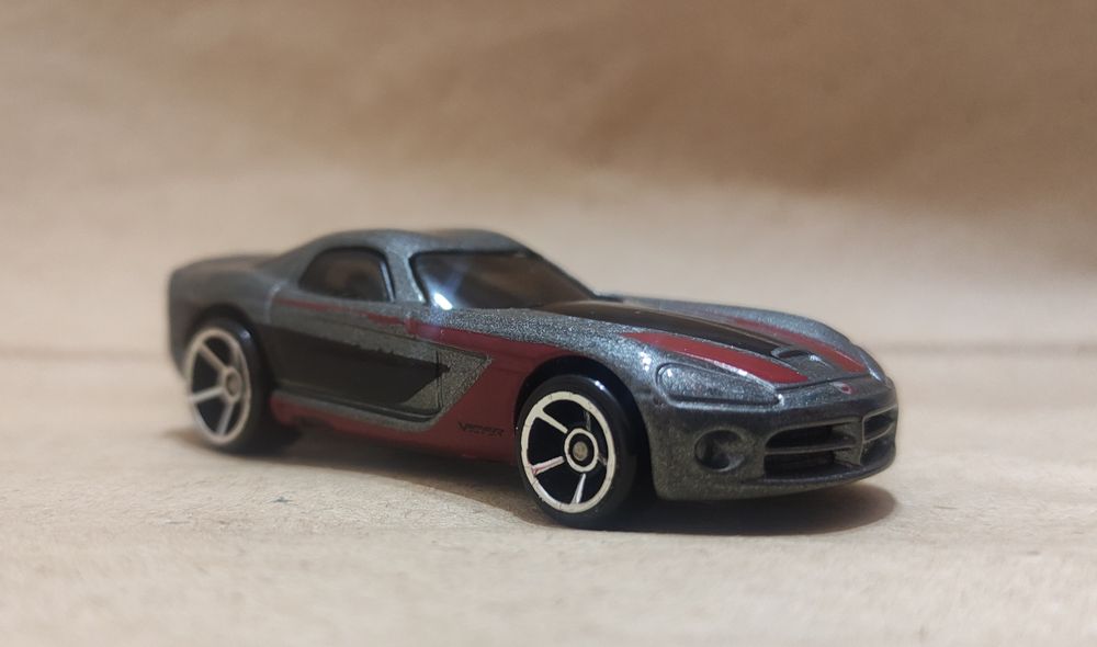 Hot Wheels Dodge Viper 2005