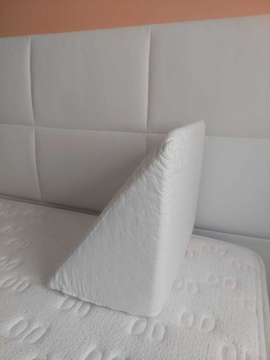 Almofada Triangular Ergonómica – apoio de costas / leitura / descanso