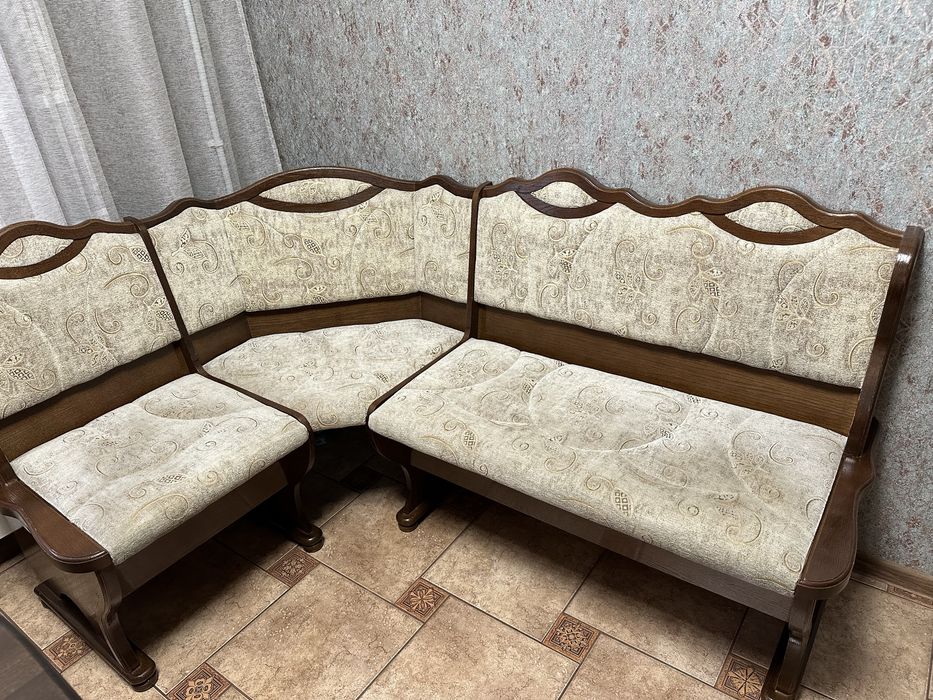 Уголок кухонный продам