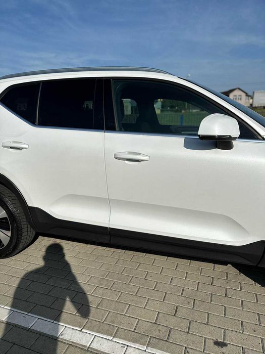 Volvo XC40 2022 1.5 бензин плагін