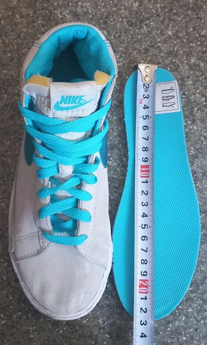 Кросівки жіночі Nike Blazer Mid 77, розмір 35