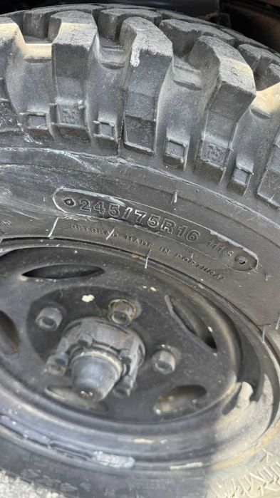 5 Jantes Land Rover Defender com pneus Fedima F Mud 245/75 R16.