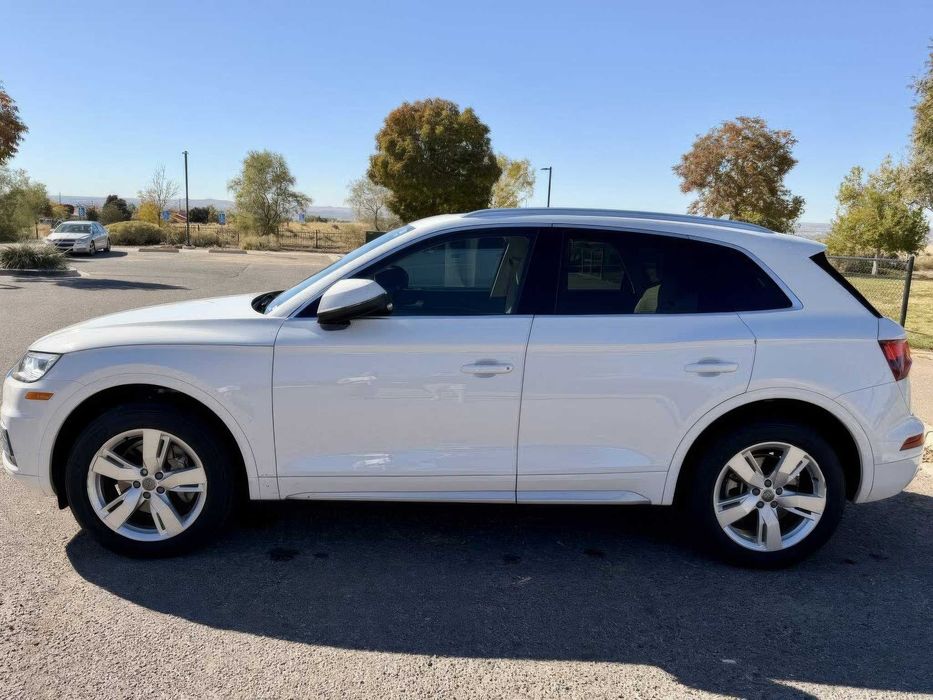Audi Q5 quattro Premium Plus      2019