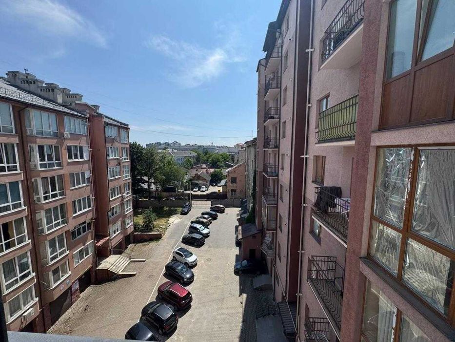 Трикімнатна квартира в самісінькому центрі міста, вул. Січових.